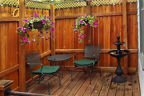 The Historic Elk Mountain Hotel