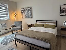 Commercial Hotel