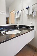 Dauphin Inn Express