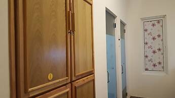 Glocal Beachside Hostel