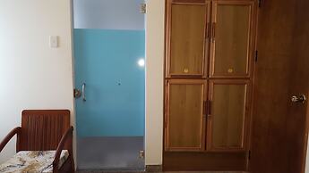 Glocal Beachside Hostel