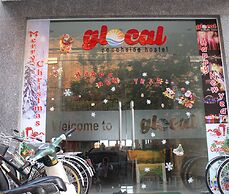 Glocal Beachside Hostel