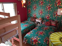 Guesthouse Ho Aloha - Hostel