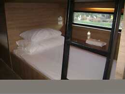 Rezt Bangkok - Hostel