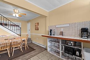 Oceanside Court by Kees Vacations