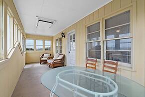 Oceanside Court by Kees Vacations