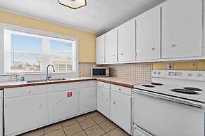 Oceanside Court by Kees Vacations