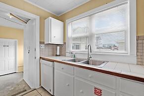 Oceanside Court by Kees Vacations