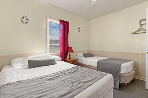 Oceanside Court by Kees Vacations