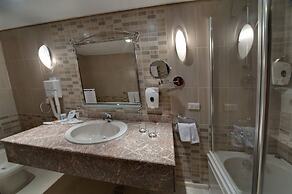 AMC Royal Hotel & Spa