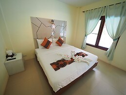 Lanta Fevrier Resort