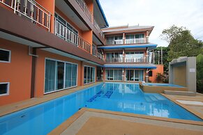 Lanta Fevrier Resort