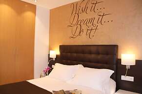 Home To Home Barcelona