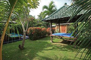 Amed Harmony Cafe and Bungalows