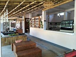 Amed Harmony Cafe and Bungalows