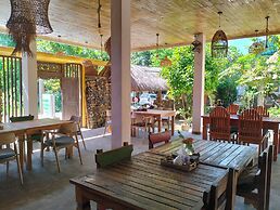 Amed Harmony Cafe and Bungalows