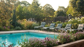 Chanticleer Guest House