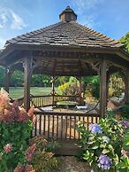 Chanticleer Guest House
