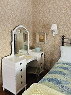 Chanticleer Guest House