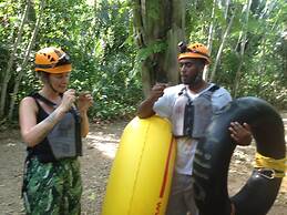 Palmento Grove Eco Cultural & Fishing Lodge