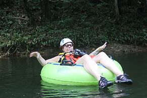 Palmento Grove Eco Cultural & Fishing Lodge