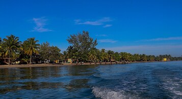 Palmento Grove Eco Cultural & Fishing Lodge