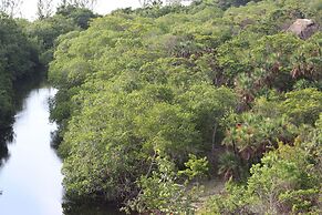 Palmento Grove Eco Cultural & Fishing Lodge