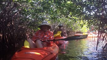 Palmento Grove Eco Cultural & Fishing Lodge