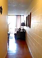 Renovated one bedroom 2 min to the beach