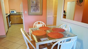 Renovated one bedroom 2 min to the beach