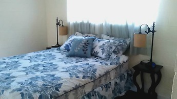 Renovated one bedroom 2 min to the beach