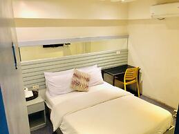 Hometown Hotel Bacolod - Lacson