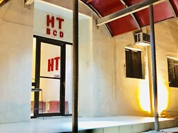 Hometown Hotel Bacolod - Lacson