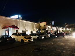 Hometown Hotel Bacolod - Lacson