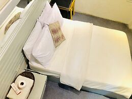 Hometown Hotel Bacolod - Lacson