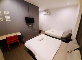 Hometown Hotel Bacolod - Lacson