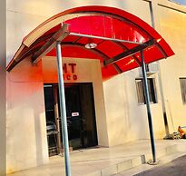 Hometown Hotel Bacolod - Lacson