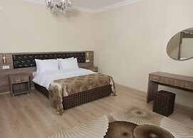 Royal Life Residence