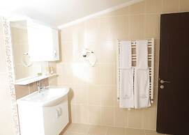 Royal Life Residence