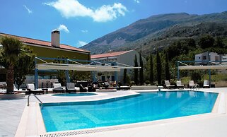 Alexander Mountain Resort