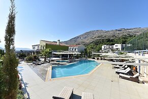 Alexander Mountain Resort