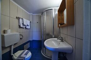 Nancy - Chara Apartments