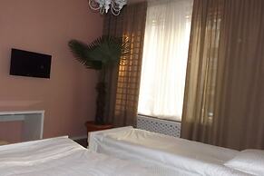 Holiday Hostel