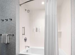 Hampton Inn & Suites Worcester