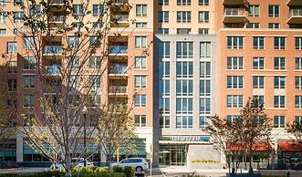 Bridgestreet Acadia at Metropolitan Park