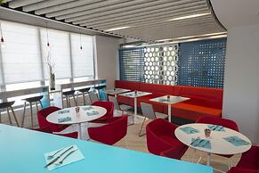 Holiday Inn Express Paris - Velizy by IHG