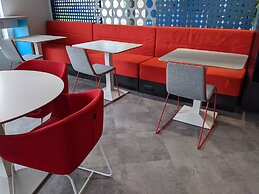 Holiday Inn Express Paris - Velizy by IHG