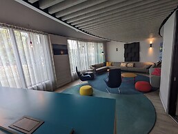 Holiday Inn Express Paris - Velizy by IHG