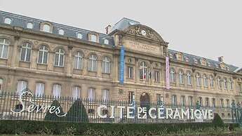 Holiday Inn Express Paris - Velizy by IHG