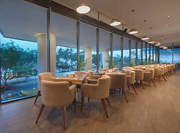 Starcity Hotel & Condotel Beachfront Nha Trang